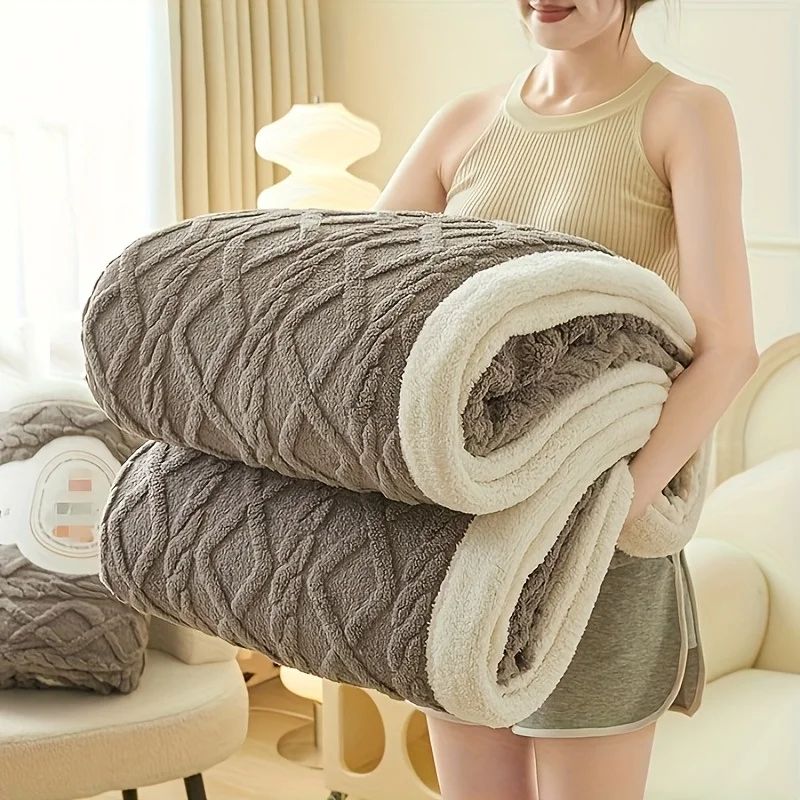 All-Season Coral Fleece Throw Blanket – Thick Soft Lamb Wool Sofa & Nap Blanket
