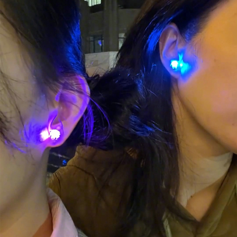 1 Pc Fashion Led Earring Glowing Crystal Stainless Ear Drop Light Up Ear Stud Party Luminous Neon Men Women Couple Jewelry Gift