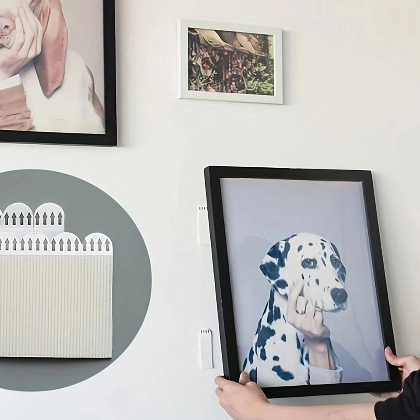 Traceless Adhesive Velcro Strips for Picture Hanging & Photo Frame, No Residue, Easy to Use