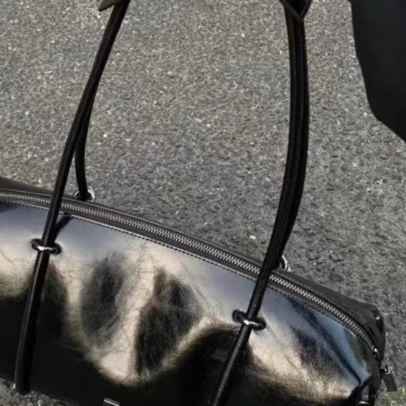 Vintage Large Capacity Boston Pillow Handbag Stylish Motorcycle Shoulder Tote for Women Spicy Girl Fashion