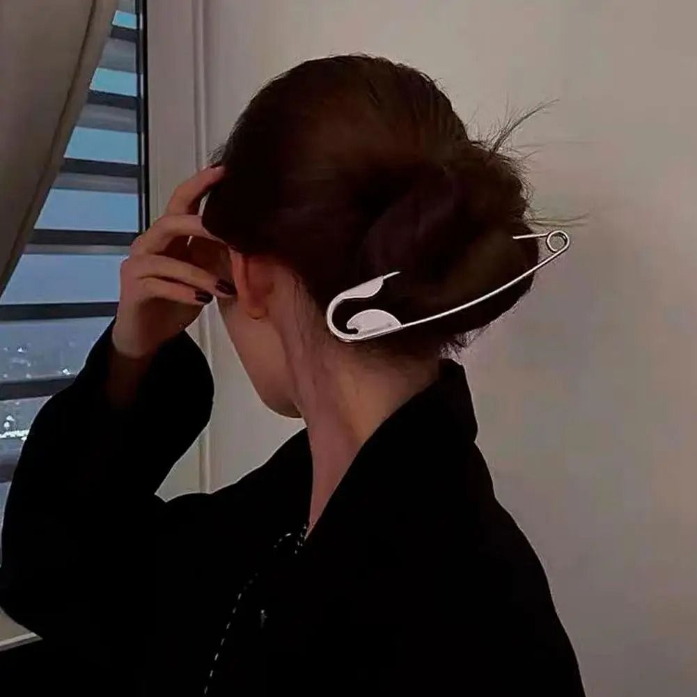Large Metal Safety Pin Barrette and High-Fidelity Aesthetic Stabilization Architecture