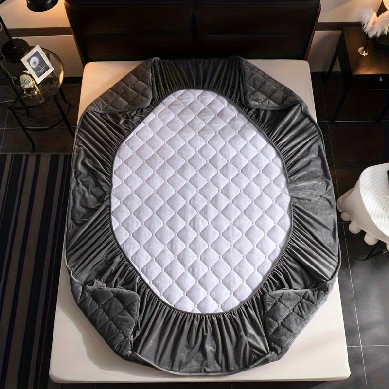Plush Thickened Crystal Velvet Quilted Mattress Cover