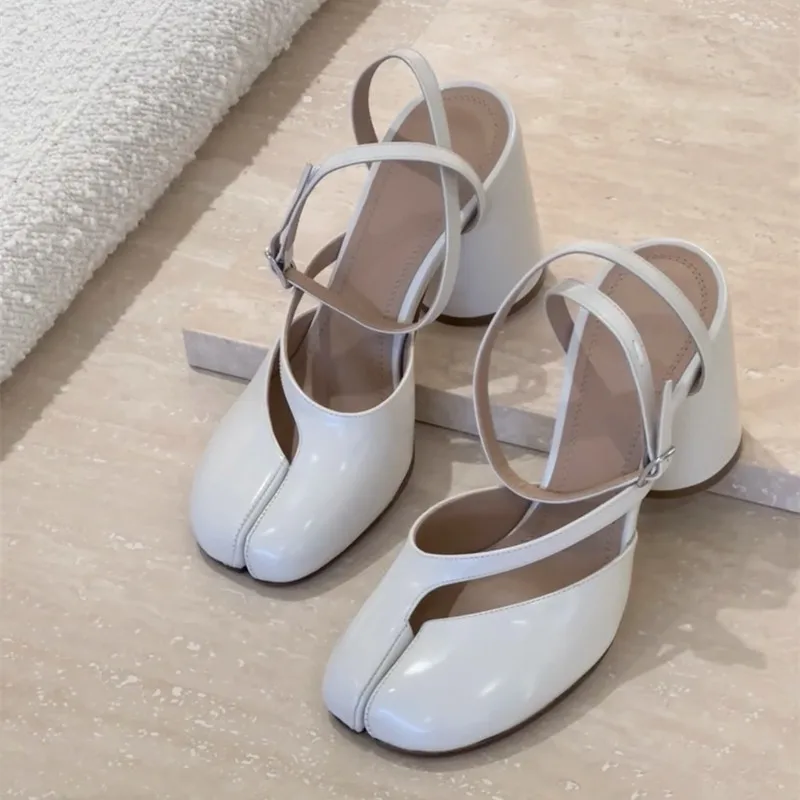 Elegant Designer Split Toe Patent Leather Chunk Heeled Sandals, Womens Fashion Buckle Pumps & Mary Jane High Heels