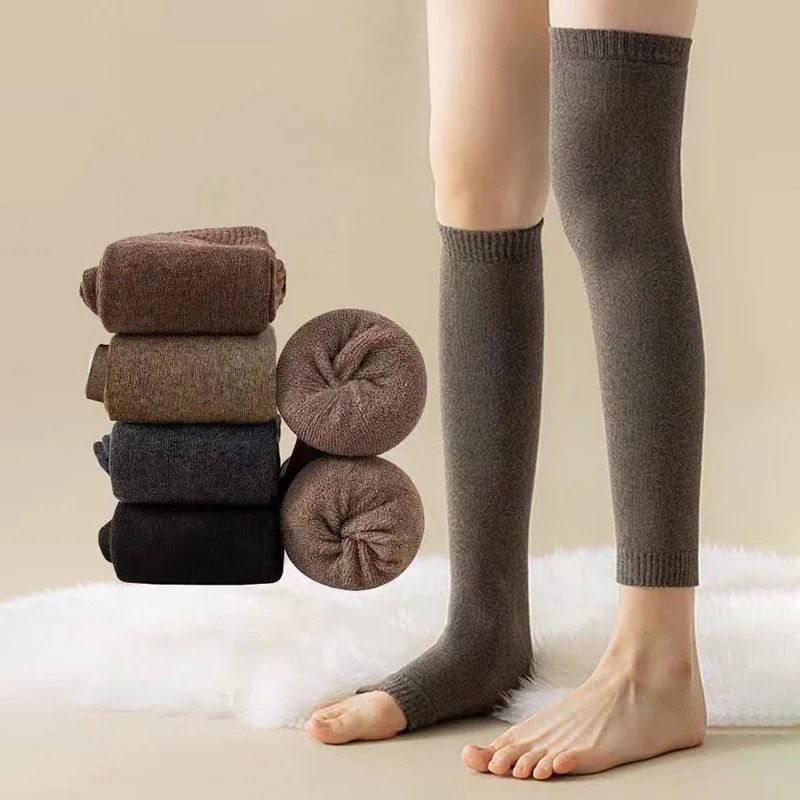 Velvet-Lined Thermal Kneepads and Long Form Insulation Sleeves