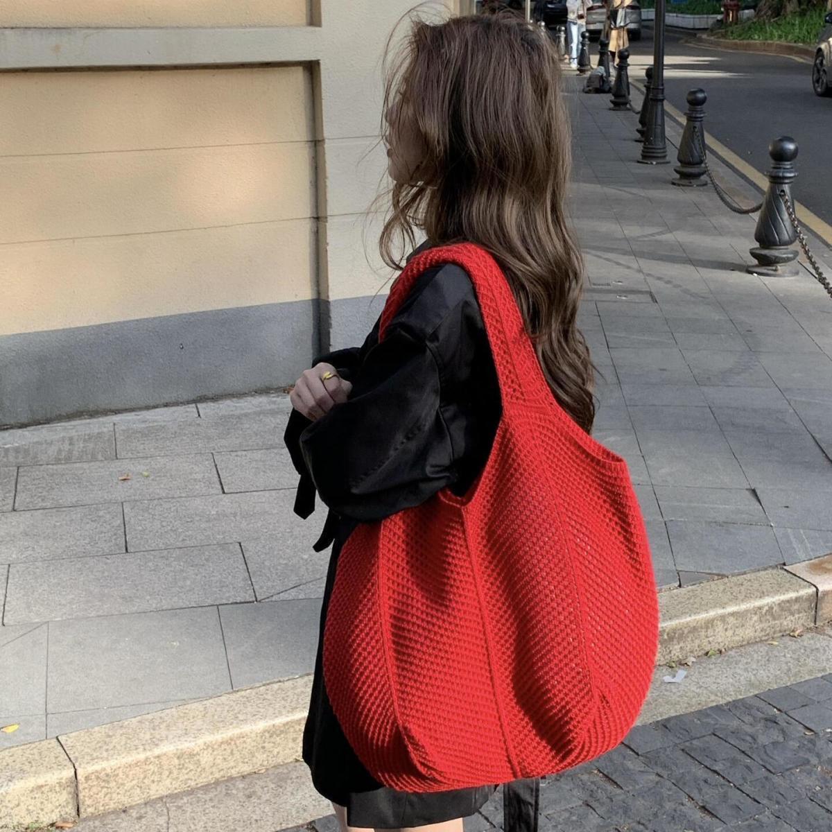 Women Crochet Tote Bag Large Capacity Woven Shoulder Bag Fashionable Solid Color Shopping Bag for Beach & Everyday Use