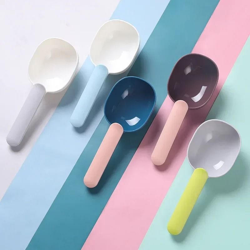 Multifunctional Pet Food Spoon with Sealed Bag Clip and Measuring Design
