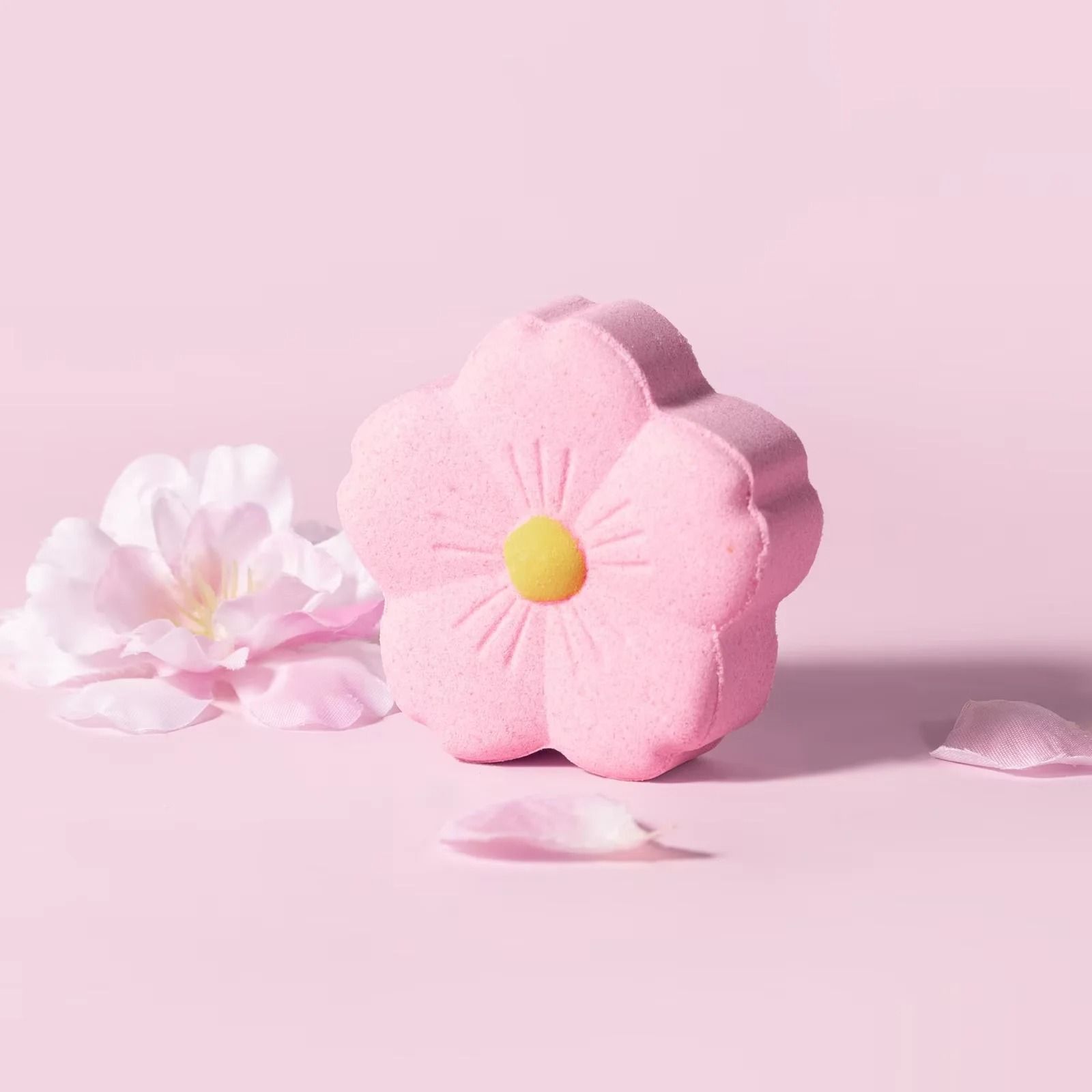 LAIKOU Japanese Sakura Bath Bomb Moisturizing Bubble Bath Salt 30g