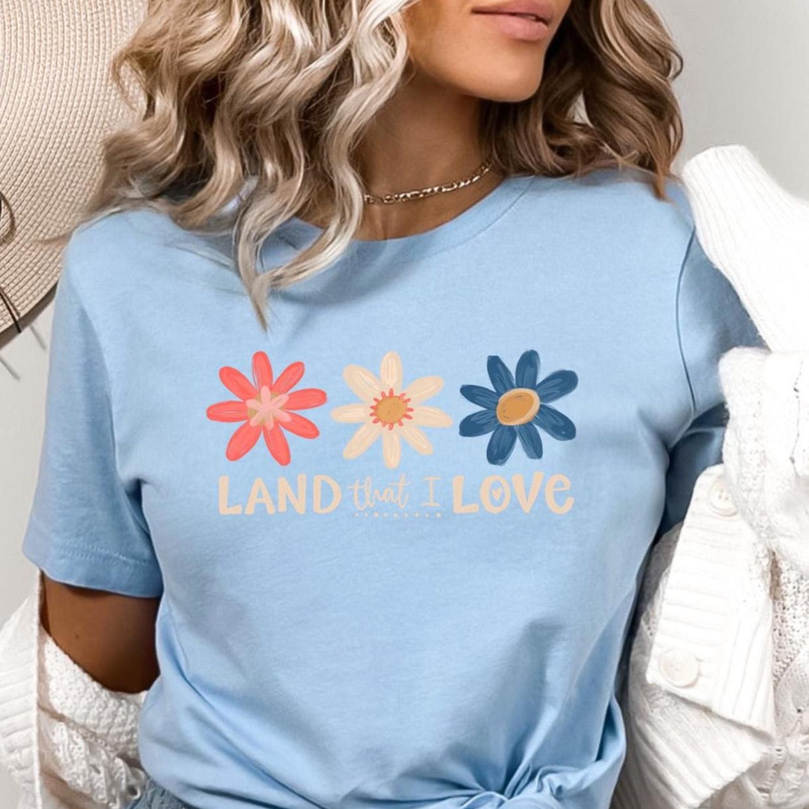 Land That I Love Daisy Flower Shirt Patriotic 4th of July Women Floral USA Tee