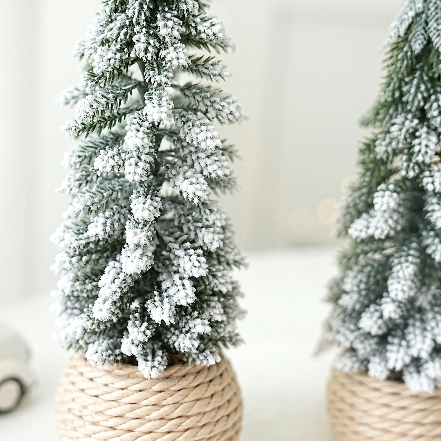 Snow Flocked Mini Cedar Christmas Tree – PE Simulation Desktop Holiday Decoration