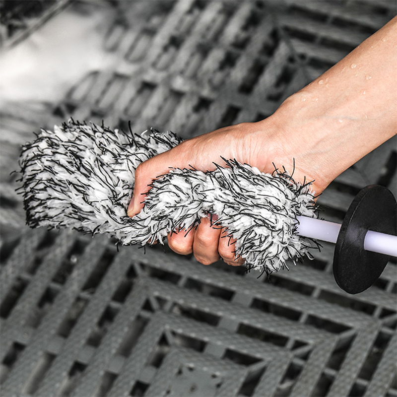 Premium Microfiber Car Wash Brush & Cleaning Mitt - Non-Slip Handle for Easy Wheel and Rim Maintenance