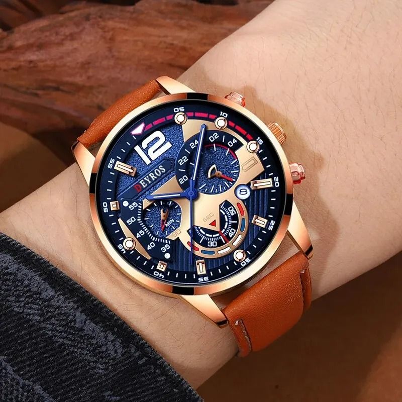 Classic Leather Quartz Wristwatch
