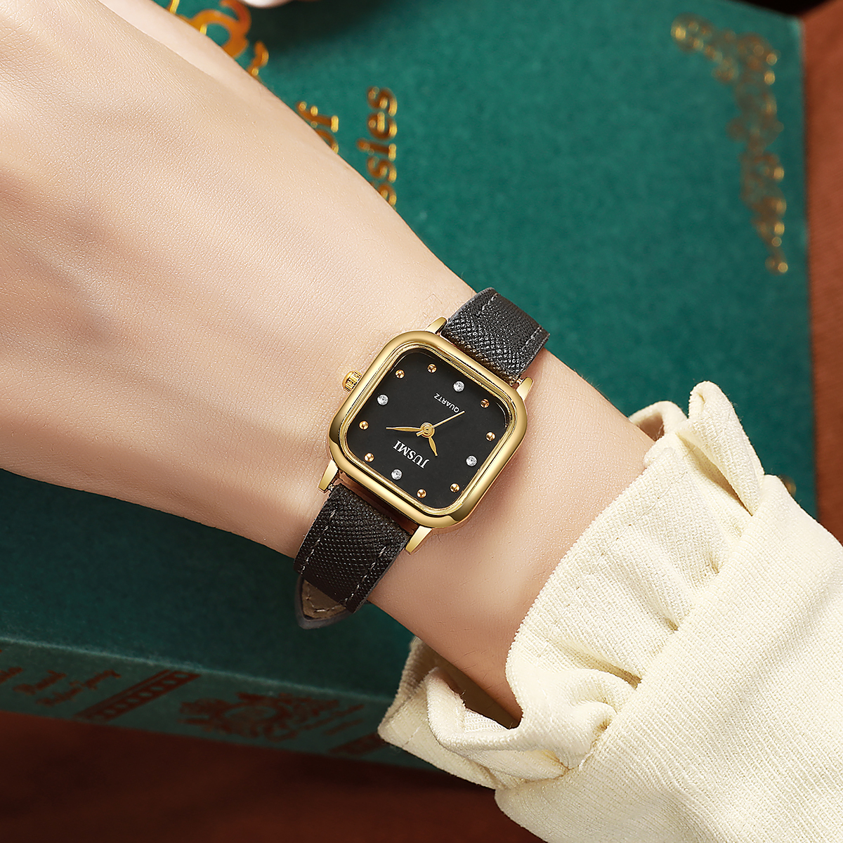 Fashion Ladies Quartz Watch with Square Dial and Leather Strap Perfect for Christmas & Halloween Gifts