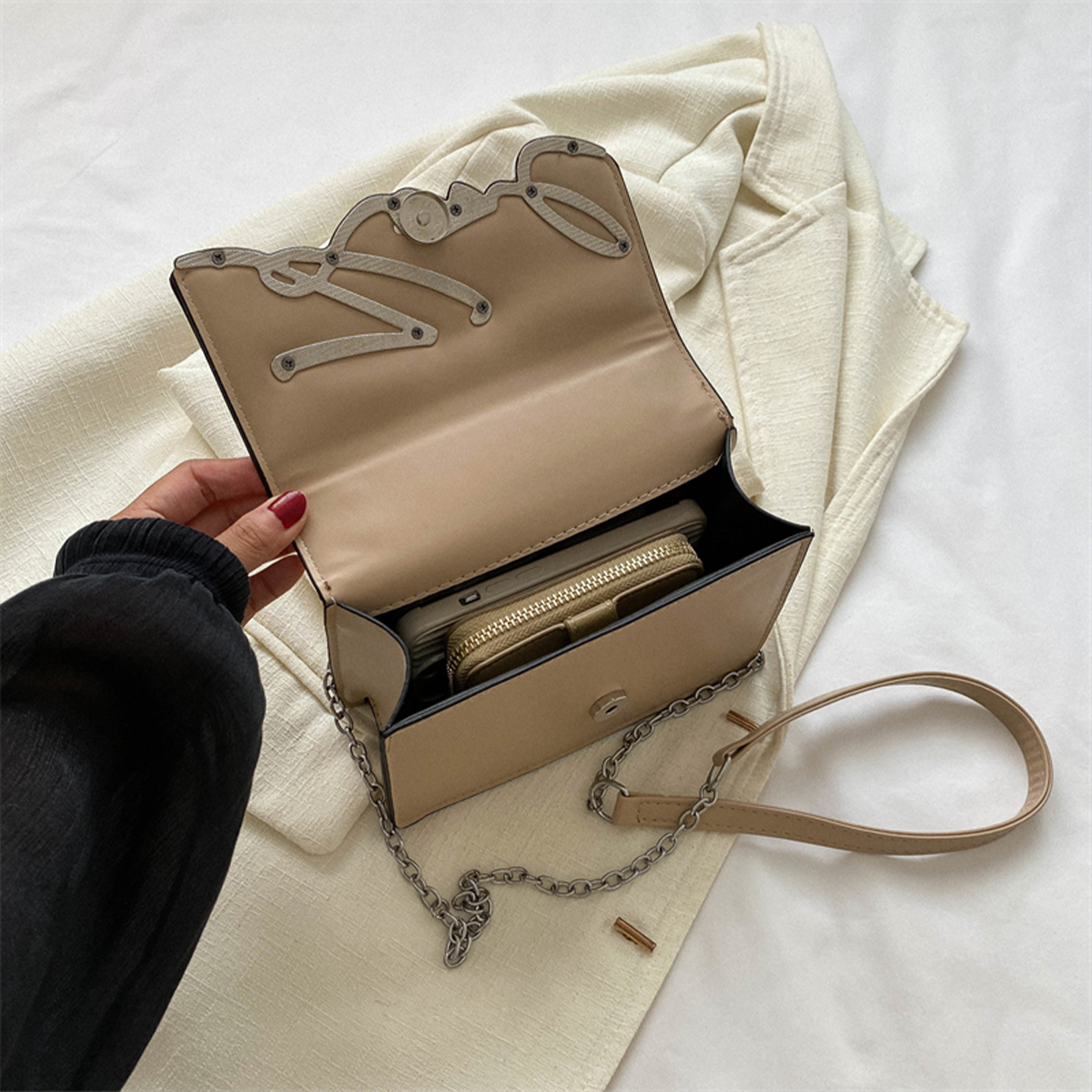 Fashionable Crossbody Bag with Solid Color Metal Letter Logo and ChainLink Strap Magnetic Button Closure