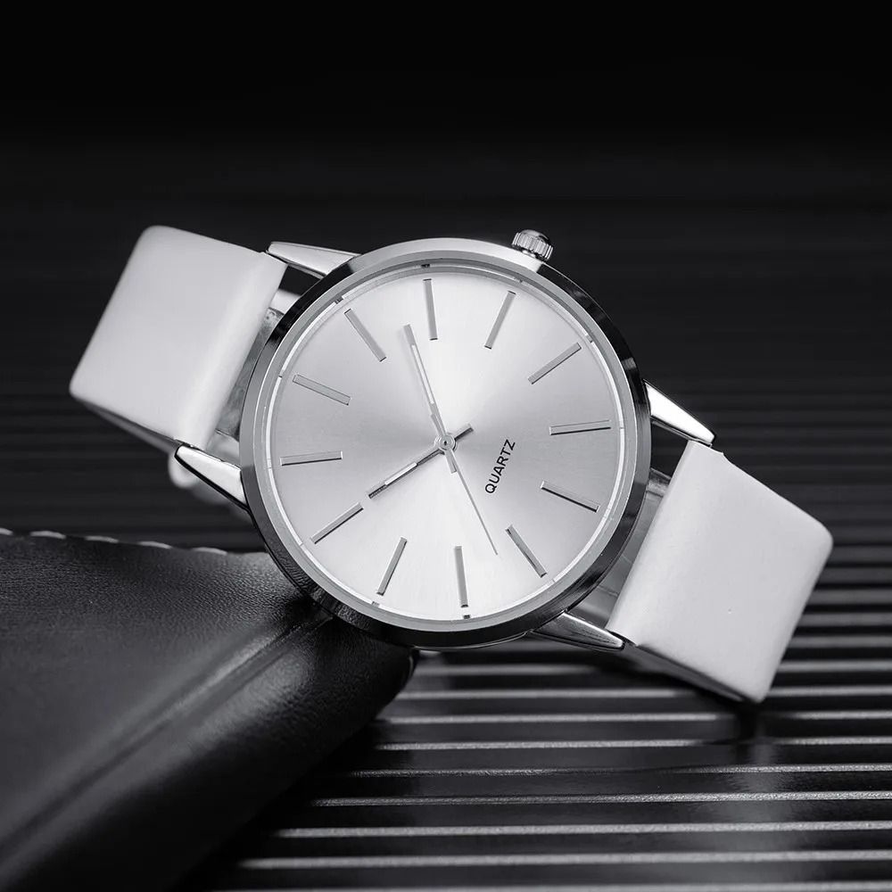 Men Leather Band Quartz Casual Wristwatch