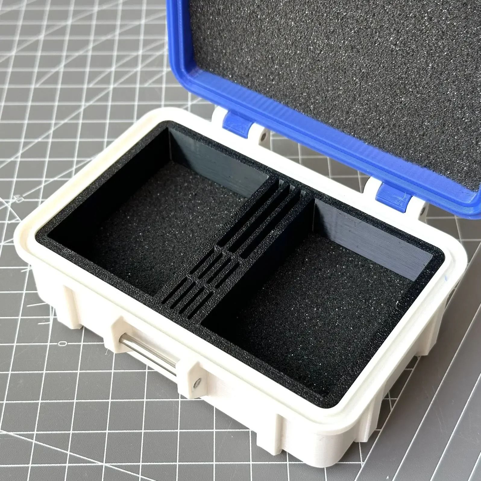 Moisture-Proof Camera Battery Storage Box DSLR Battery Protective Case