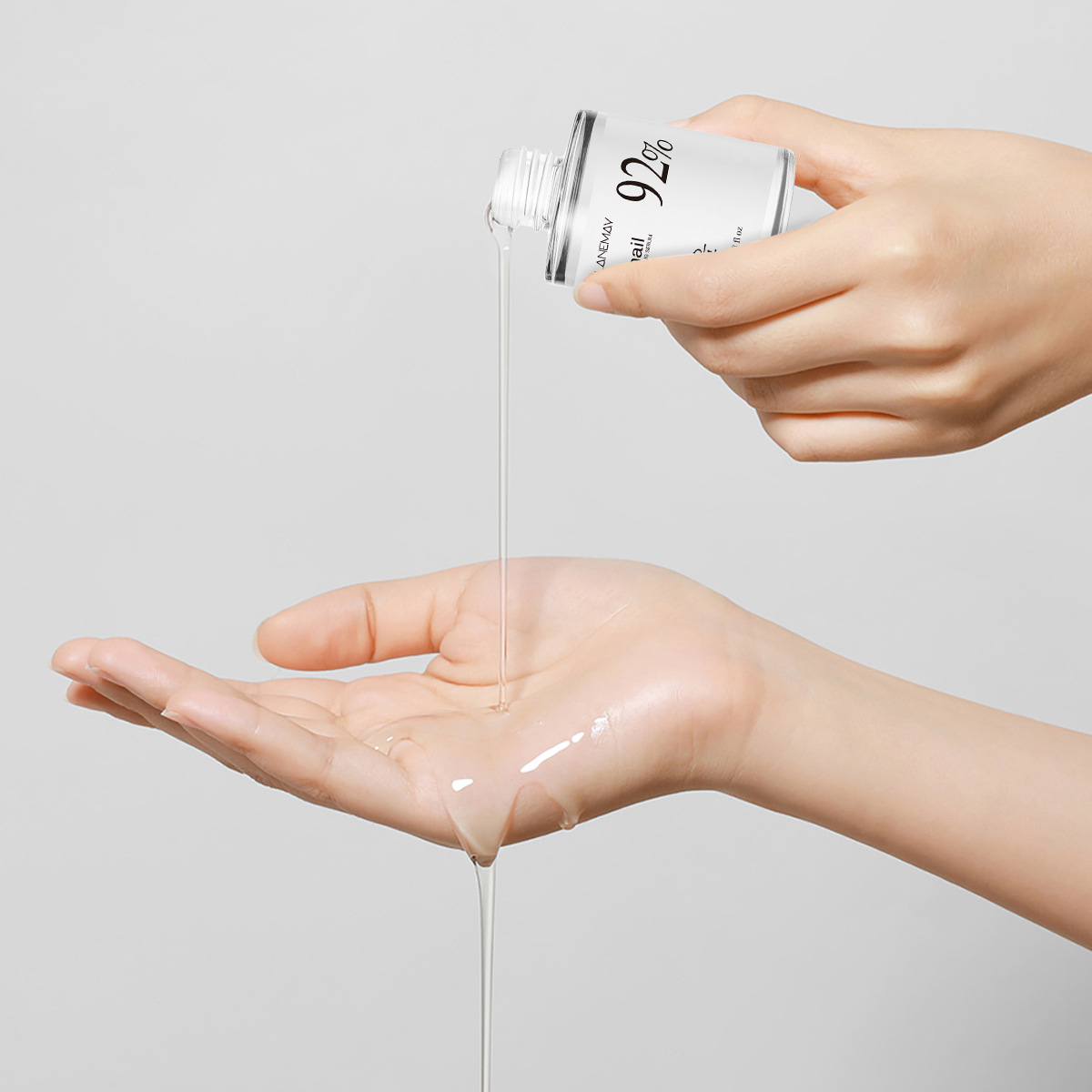 Snail Soothing Facial Essence Serum Hydrating Moisturizing Skin Care