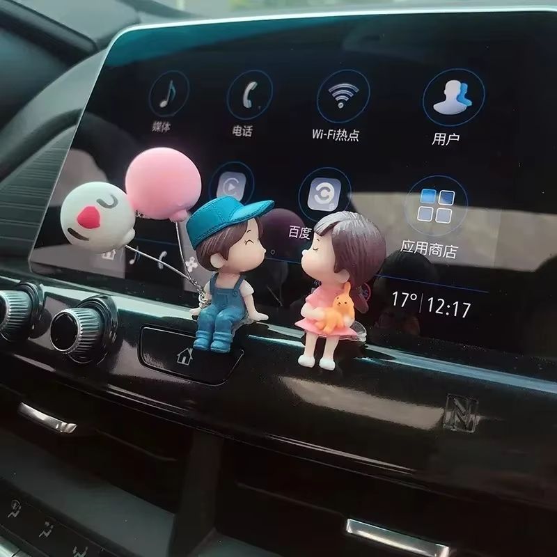 Car Interior Cute Cartoon Balloon Ornament – Dashboard Decoration for Couples (1/2 pcs)