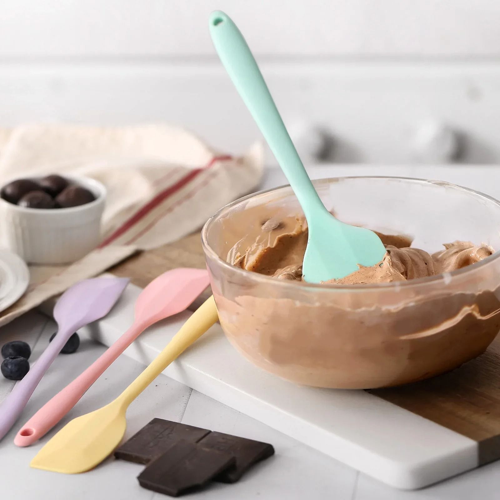 High-Temperature Integrated Silicone Scraper – Seamless Cake Smoothing & Baking Tool