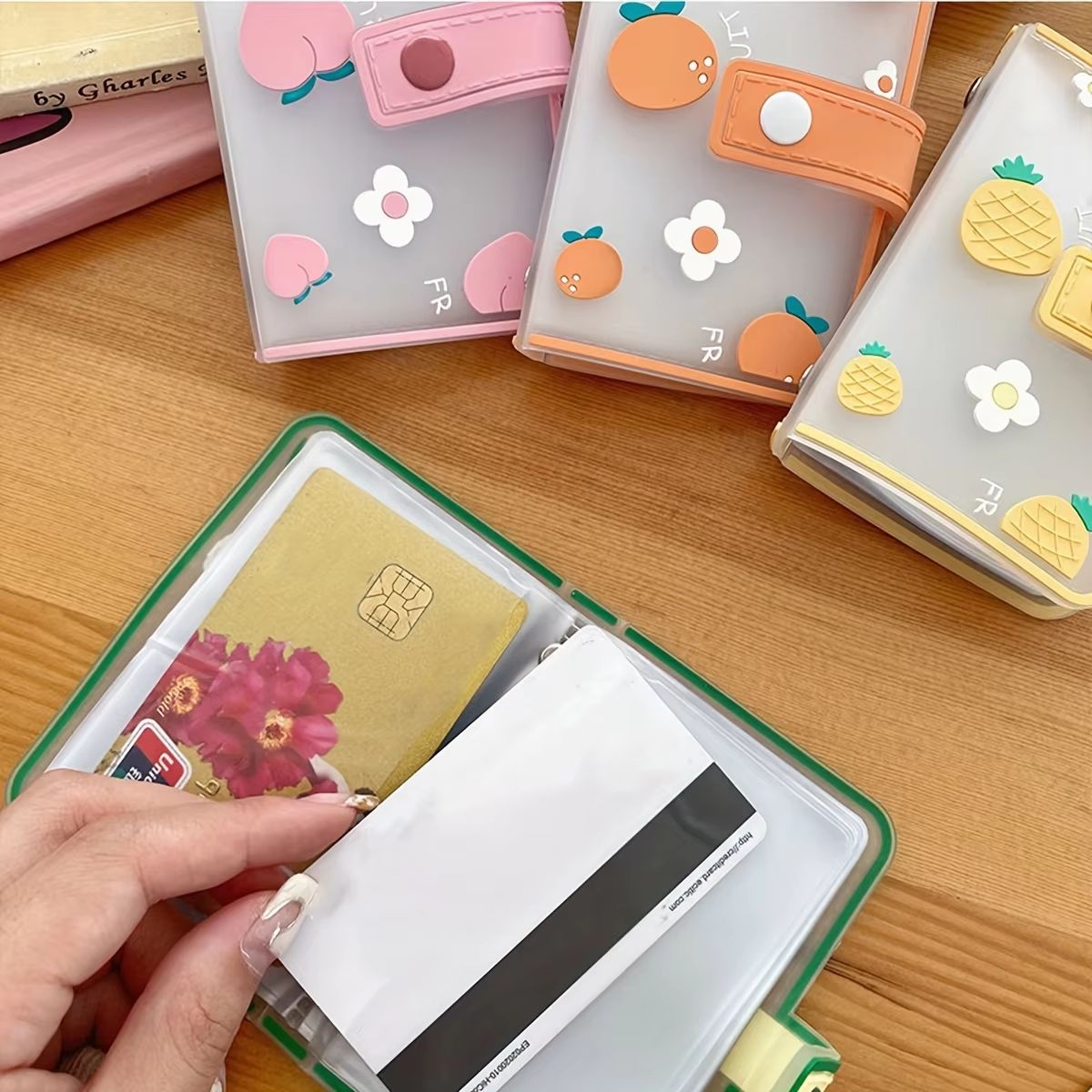 Women's Compact Leather Card Holder – Stylish & Lightweight Everyday Wallet