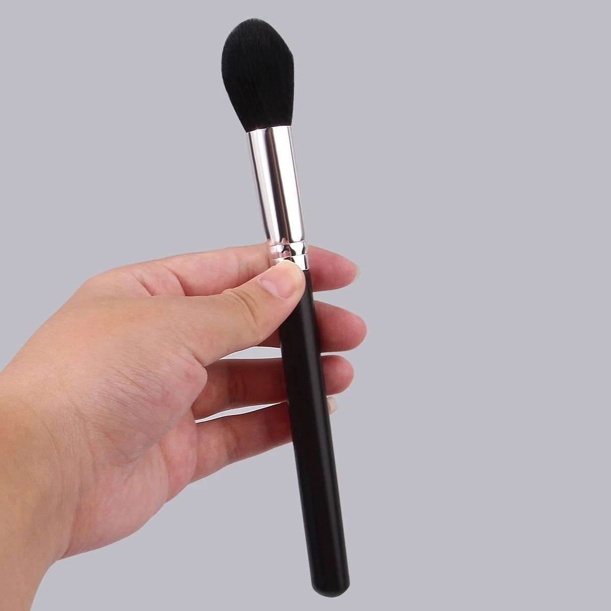 High-Quality Soft Flame Makeup Brush Professional Highlight Smudge Blush Multi-Purpose Beauty Tool