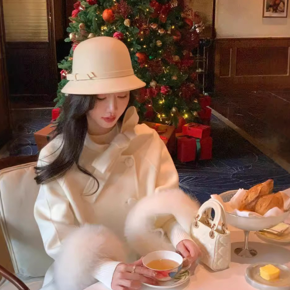 Womens Winter Fashion Outerwear, Double Faced Cashmere Coat with Real Fox Fur, Autumn Winter Gentle Wool Cape