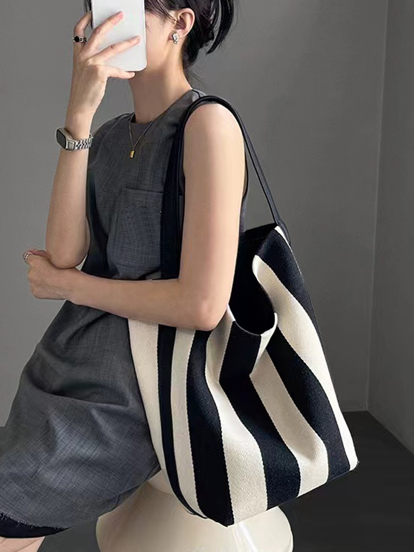 Niche Striped Canvas Bucket Bag for Women Large Capacity Commuting Tote Trendy Single Shoulder Bag
