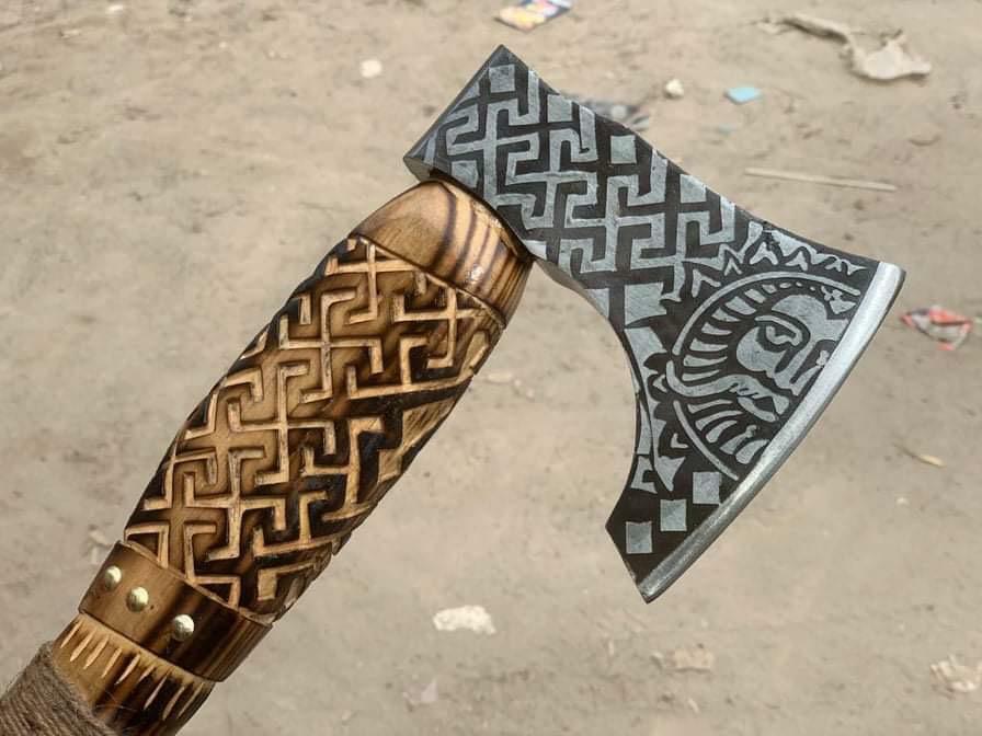 Hand-Forged Viking Axe | 22 High Carbon Steel Blade with Engraved Wooden Handle | 256-Layer Damascus Pattern & Leather