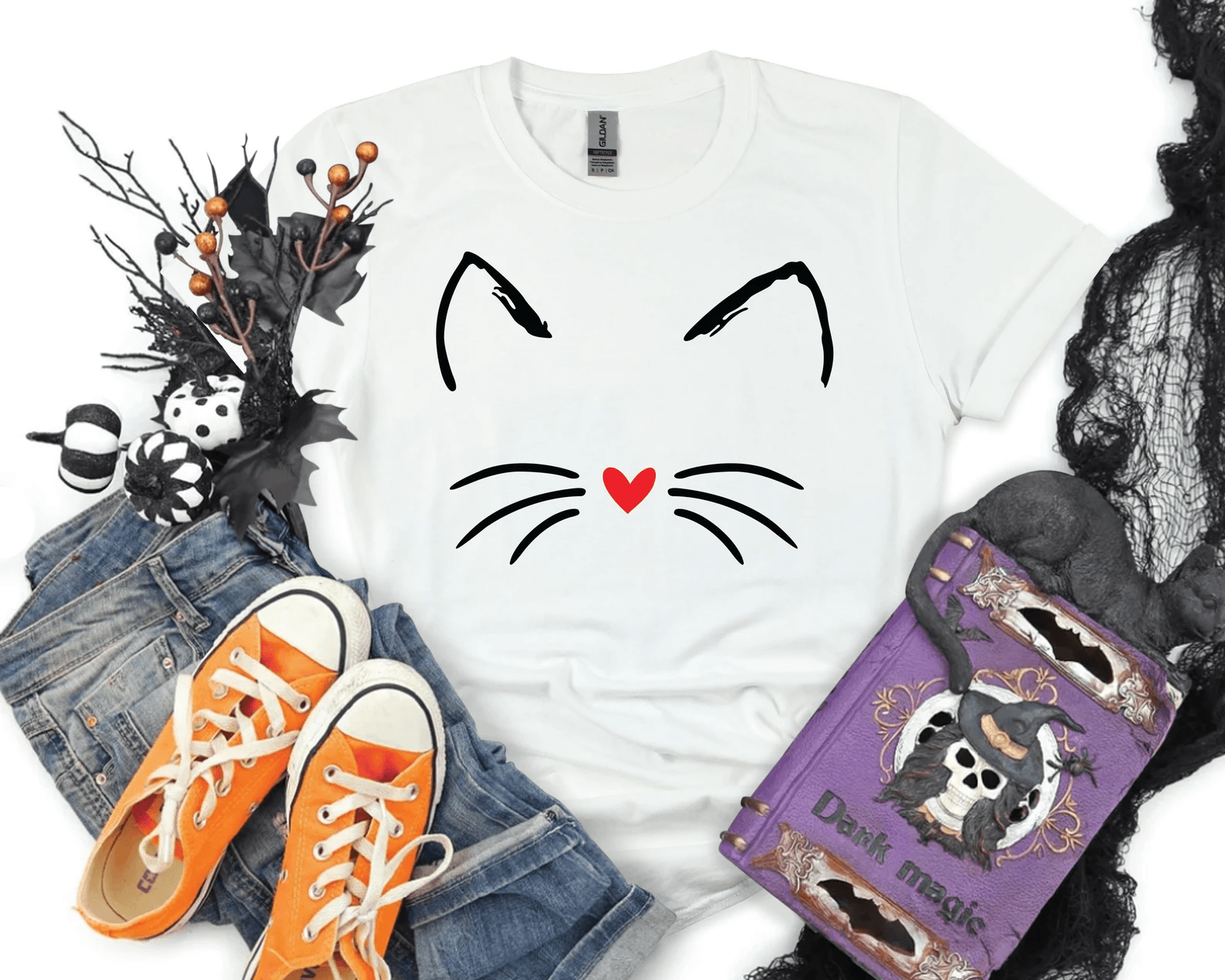 Cute Cat Halloween Shirt – Funny Black Cat Spooky Graphic Tee Halloween Gift for Cat Lovers