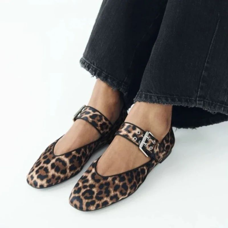 Leopard Pointed Toe Flats for Women, Shallow Mouth Retro Loafer Ballerinas for Fall