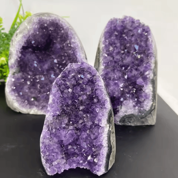 Natural Amethyst Crystal Cluster Geode – Raw Quartz Healing Stone for Home Decor & Spiritual Energy