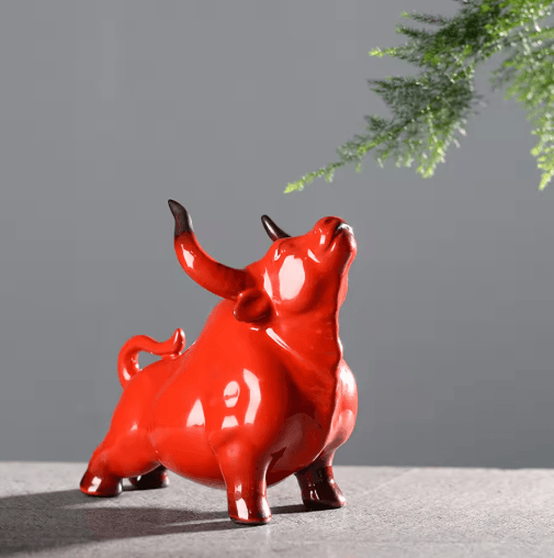 Luxury Ceramic Lucky Bull Statue Nordic Retro Desk & Home Decor Sculpture