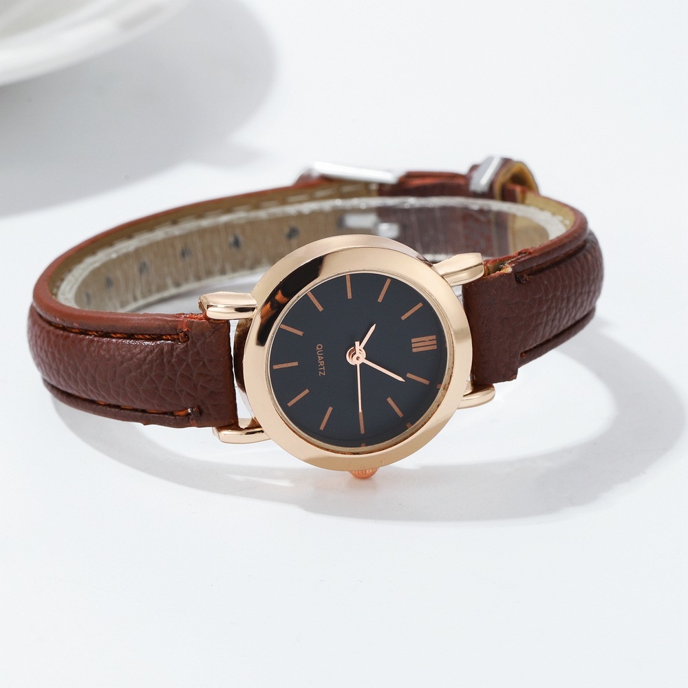 Fashionable Small Dial Womens Quartz Watch with Casual Leather Band