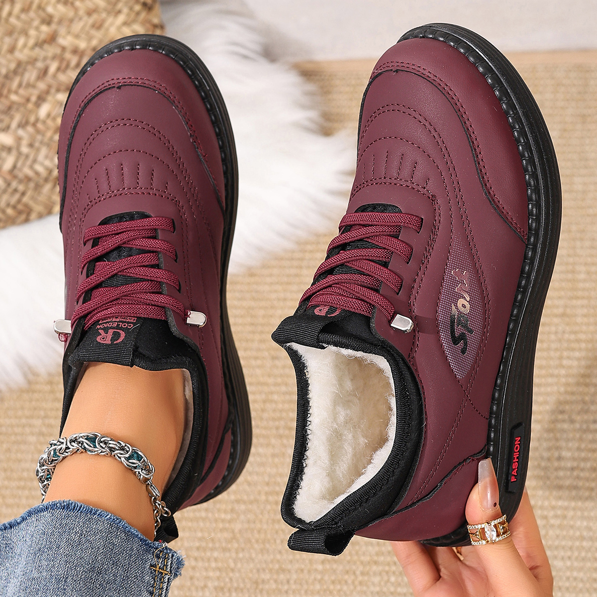 New Winter Casual Women's Cotton Shoes with Fleece for Cold Weather Comfortable and Skid-Resistant