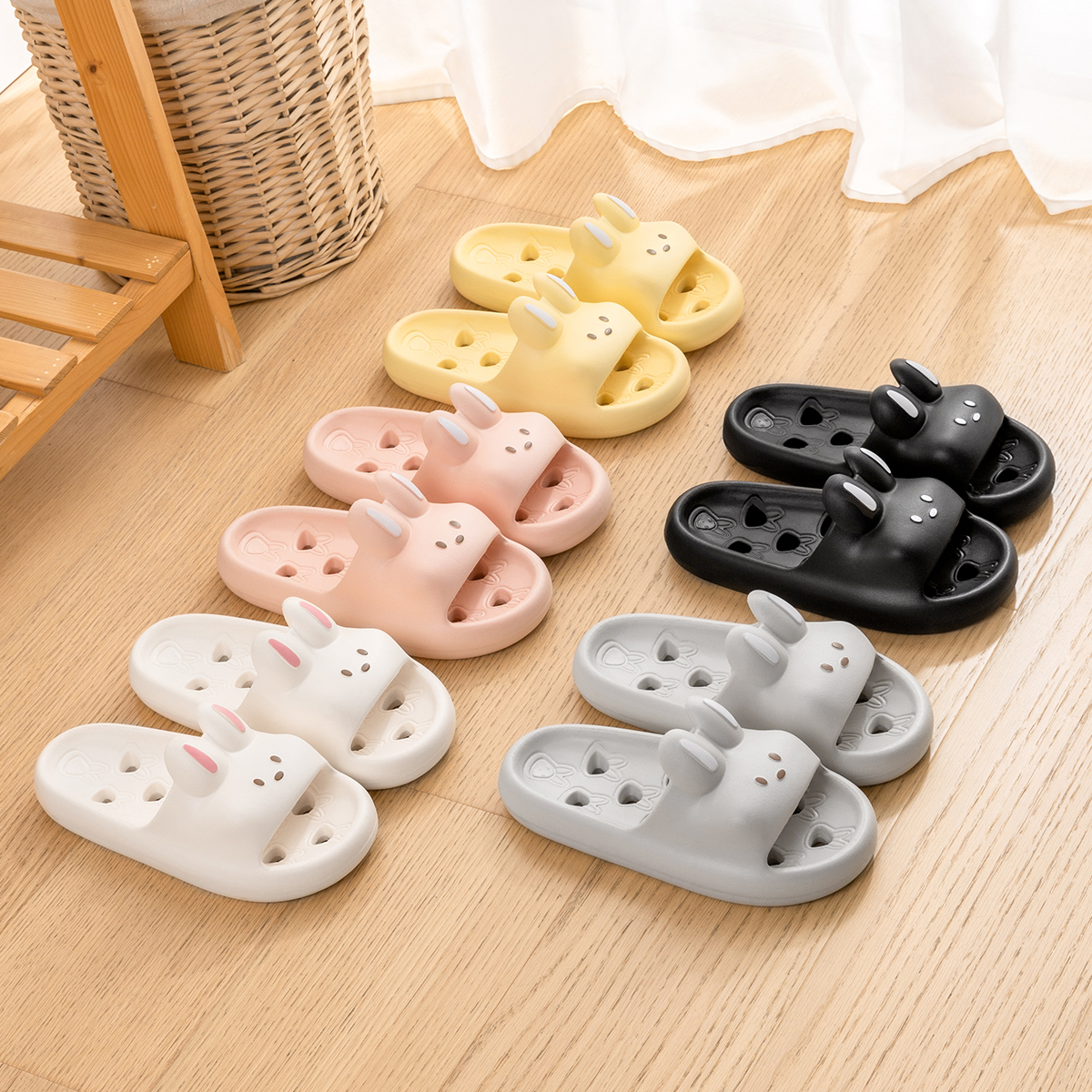 Cute Non-Slip Cartoon Women Bathroom Slippers, Fashion Leaky Sandals, Thick Bottom Slides, Quick Drying Flip Flops