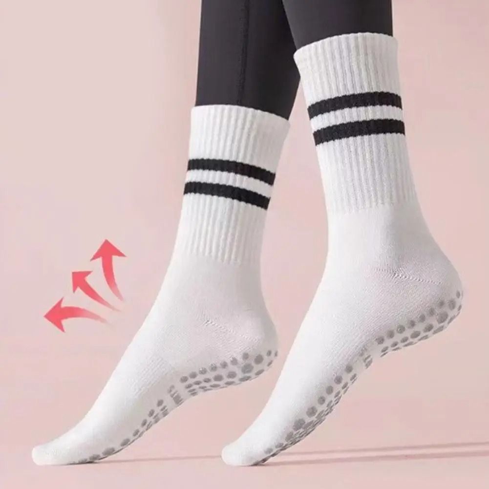 Professional Mid-Tube Sports Socks – High-Performance Non-Slip Silicone Fitness Socks & Gym Pilates Yoga Gear