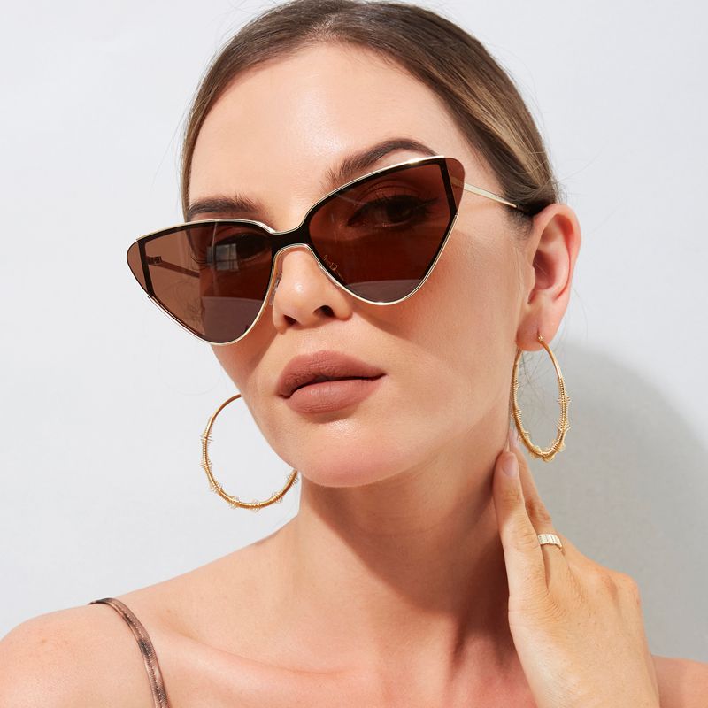 Luxury Metal Punk Cat Eye Sunglasses for Women & Men Trendy Gold Black Eyewear