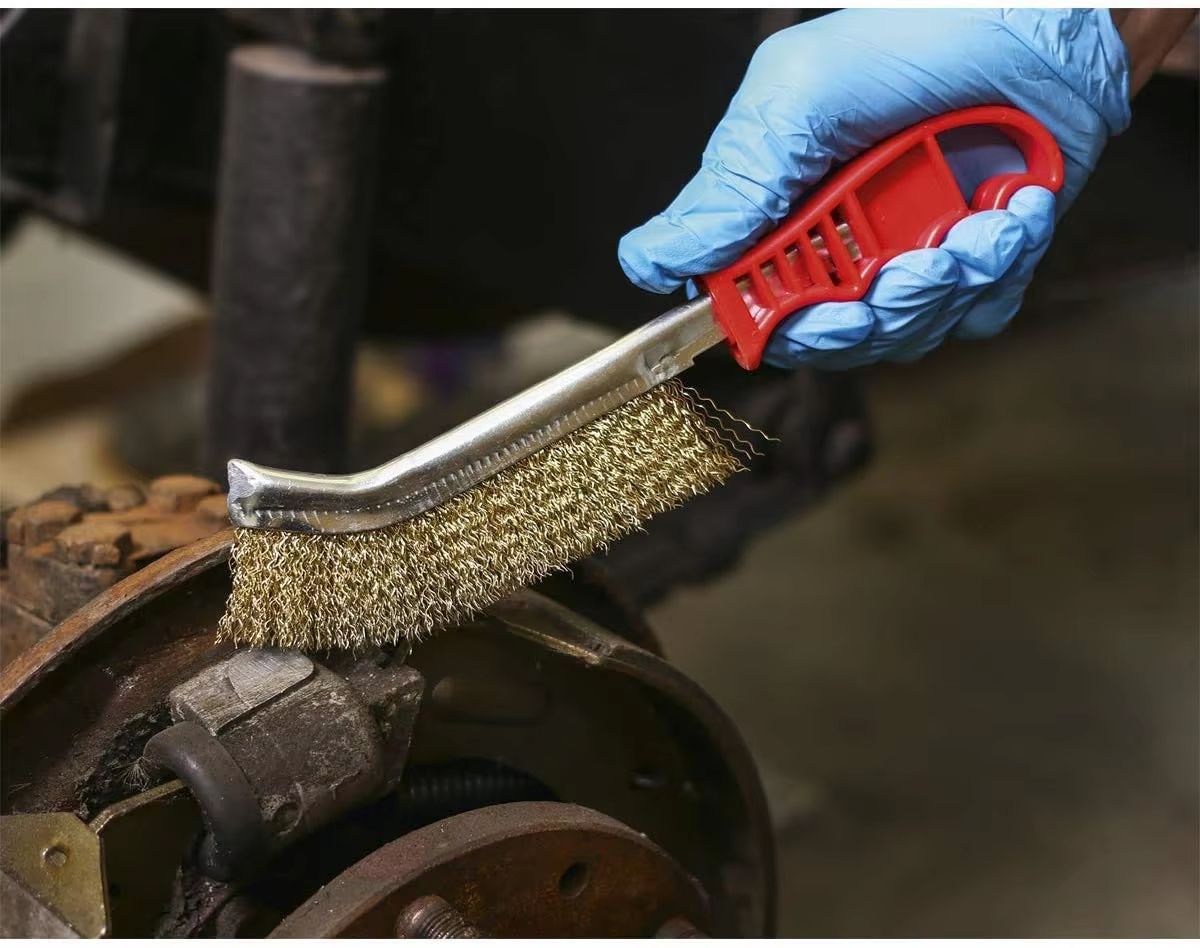 Steel Wire Roller Brush with Wooden Handle – Heavy-Duty Rust Removal & Grill Cleaner