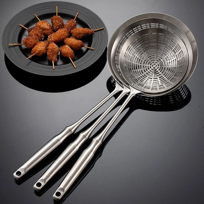 Stainless Steel Strainer Scoop with Long Handle Heat Resistant Oil Filter Colander for Kitchen Cooking or Hot Pot Use
