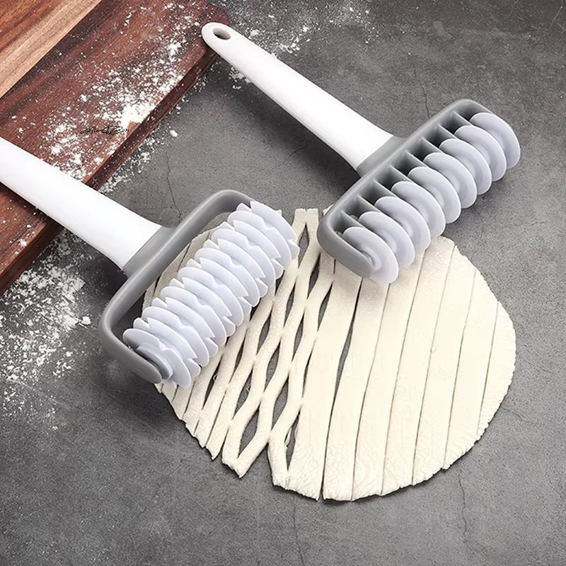 Smooth Turning Dough Roller Cutter Wheel for Pizza Dough and Baking