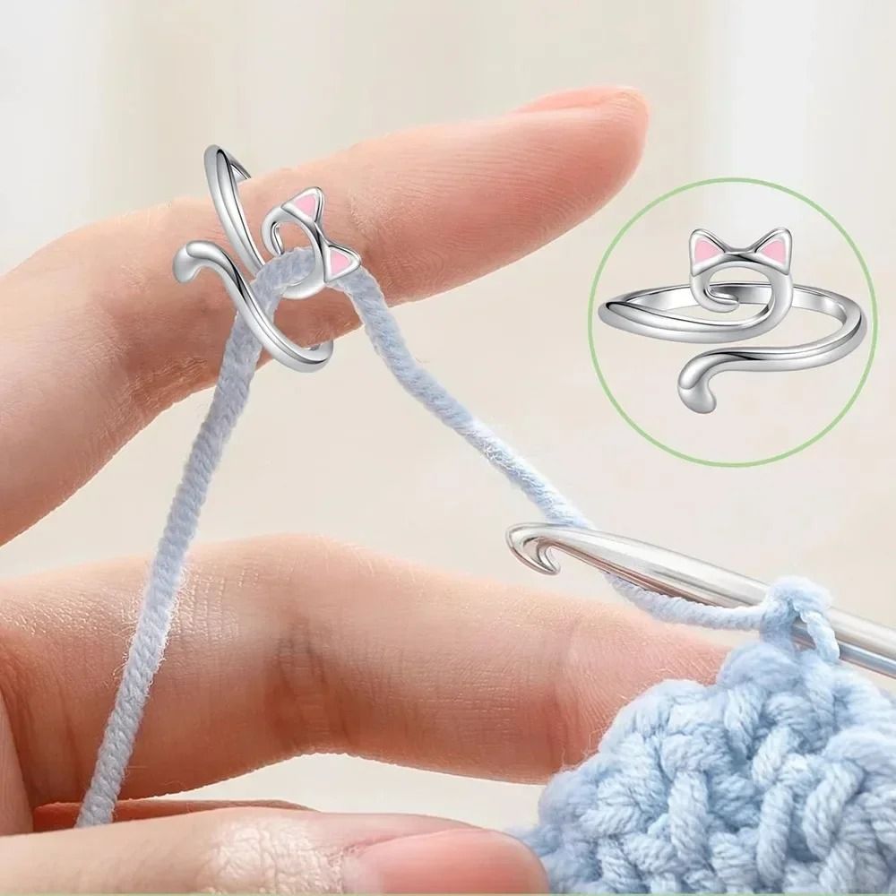 Cute Adjustable Cat Crochet Ring – Yarn Guide Finger Holder for Knitting & Crochet