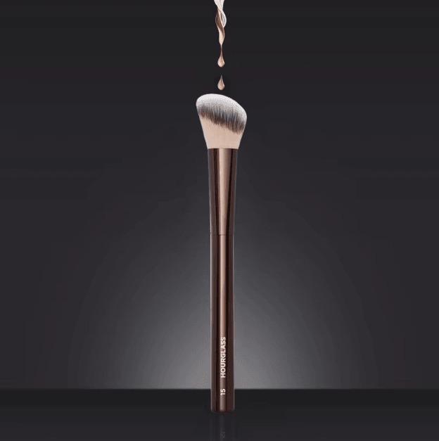 No15 Angled Blush Brush for Liquid Cream Bronzer and Smooth Contour Blending