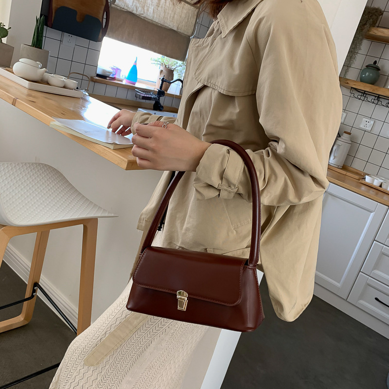 Solid Color Flip Lock PU Leather Handbag for Women Versatile Underarm Baguette Bag Retro Autumn/Winter Tote