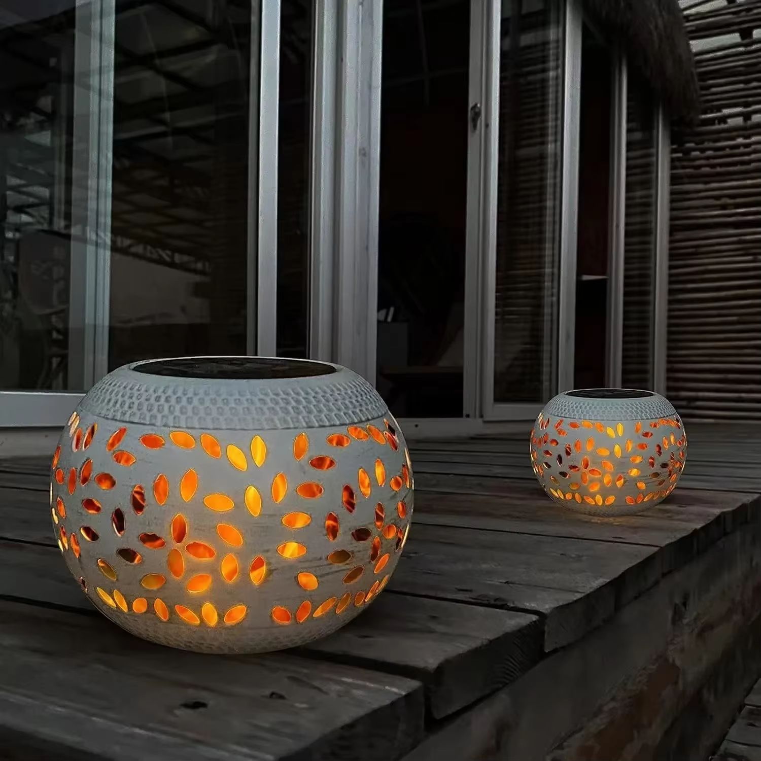 Retro Solar Table Lantern Outdoor Waterproof Metal Garden Projector Light