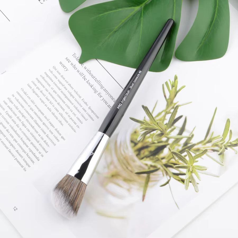 Pro Angled no.49 Blush Brush with Wood Handle – Precision Angled Makeup Brush for Powder, Contour & Blending