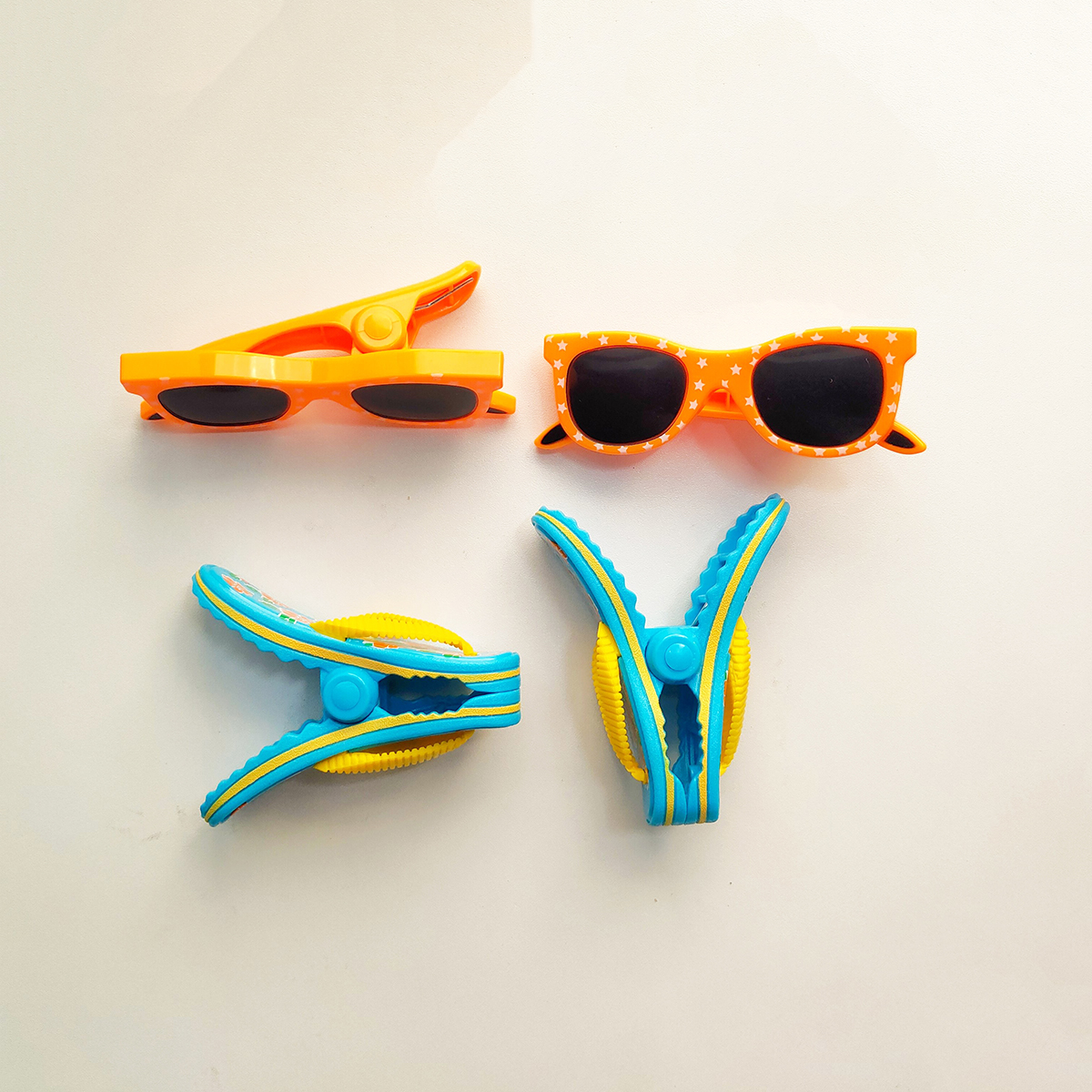 Heavy Duty Beach Towel Clips Non Slip Sunbed and Laundry Peg Holders