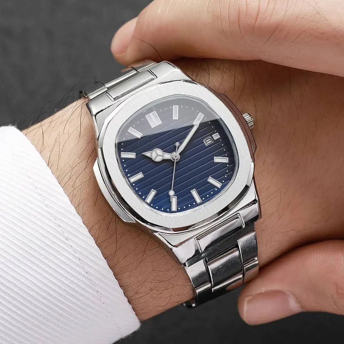 Men Square Dial Stainless Steel Quartz Watch with Calendar