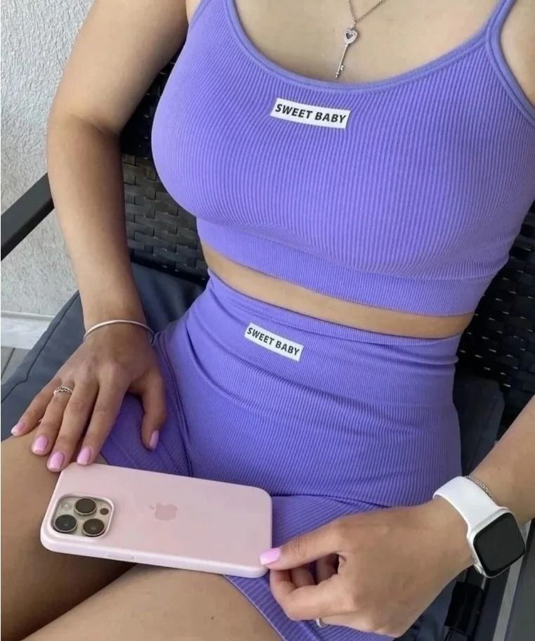 Women Seamless Yoga Wear Set with Halter Vest and Pants