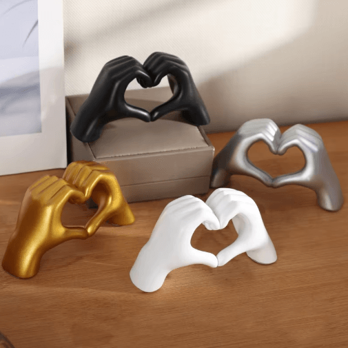 Heart-Shaped Love Decor Statue – Cute Aesthetic Shelf & Table Accent
