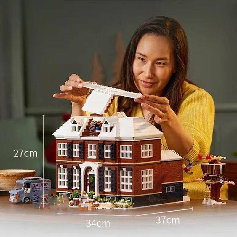 HolidayHome 3955-Piece Home Alone House Model Building Block Set