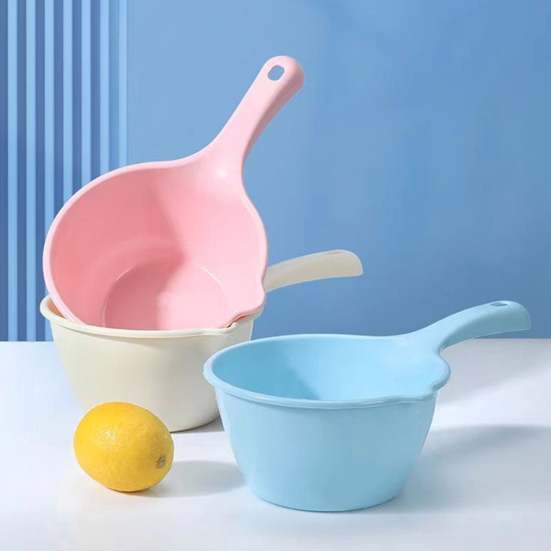 Thick Plastic Water Scoop Bathing Kitchen Ladle, Multi-Purpose Water Dipper for Pool Garden